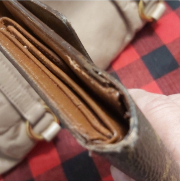 Louis Vuitton Monogram Tresor Wallet - Picture 3 of 14